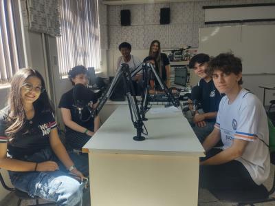 Oficina no Laboratorio de Rádio da Feira de profissões 2025