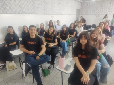 Oficina no Laboratorio de Rádio da Feira de profissões 2025