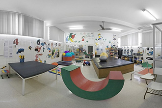 Clínica de Fisioterapia - Setor de Pediatria - ambiente de atendimento de pacientes pediátricos em aulas práticas e estágios com recursos lúdicos para estimulação e desenvolvimento global