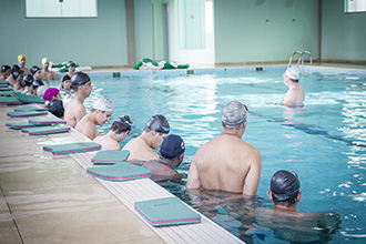 Centro Esportivo no campus II possui três quadras poliesportivas interligadas, minipista de atletismo, piscina coberta e aquecida, laboratórios, salas de aula, de lutas, dança e recreação