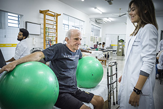 Clínica Escola de Fisioterapia: neurologia adulta – atendimento a pacientes com disfunções neurológicas: lesões de sistema nervoso central e periférico.