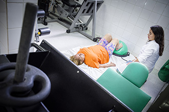 Clínica Escola de Fisioterapia: ortopedia/traumatologia/reumatologia – atendimento em pós-operatório, processos reumáticos e pós-traumas
