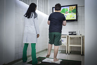 Clínica Escola de Fisioterapia: pediatria – atendimento a crianças com distúrbios neurológicos e psicomotores.