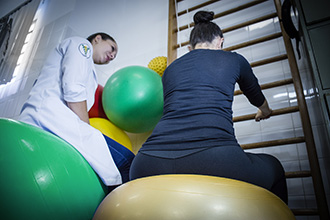 Clínica Escola de Fisioterapia: ginecologia/obstetrícia – atendimentos à saúde da mulher, voltados à incontinência urinária, mastectomia, gestantes pré e pós-parto.