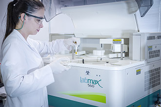 Laboratório de Bioquímica Clínica propicia a realização de exames para o diagnóstico de materiais orgânicos, em que seus resultados refletem alterações metabólicas responsáveis pelo desenvolvimento de doenças. 