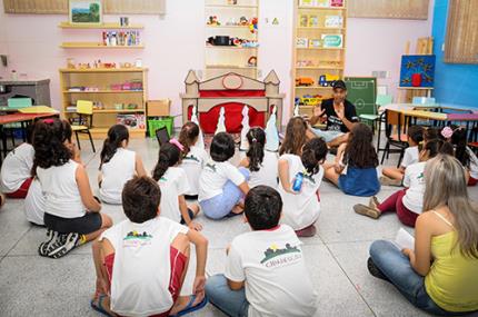 Brinquedoteca recebe crianças de escola municipal
