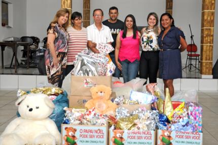 Campanha de Natal presenteia crianças do Projeto Esperança