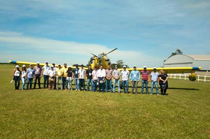 Agronomia integra dia de campo sobre aviação agrícola