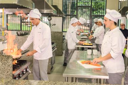 Gastronomia é reconhecida pelo MEC com conceito muito bom