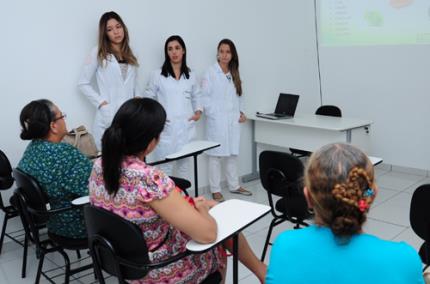 Oficina ensina receitas saborosas para pacientes da diálise