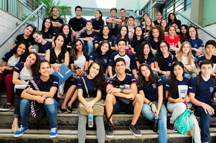 Colégio Esquema Único tem momento na universidade