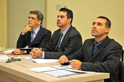 Estudos avaliam parasitas e bactérias na produção de alface
