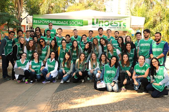 Ligas da Medicina fazem nova prestação de serviços na praça
