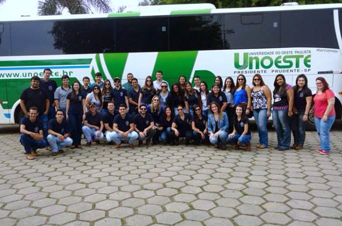 Alunos de Zootecnia visitam 1ª fazenda robotizada da América