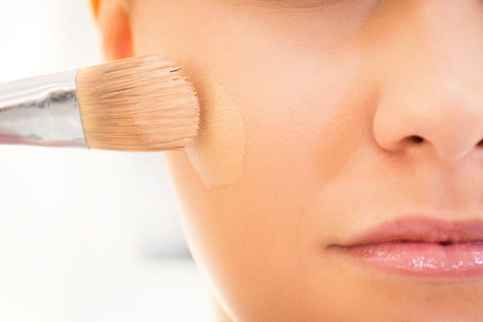 Maquiagem adequada mantém ritual de beleza saudável