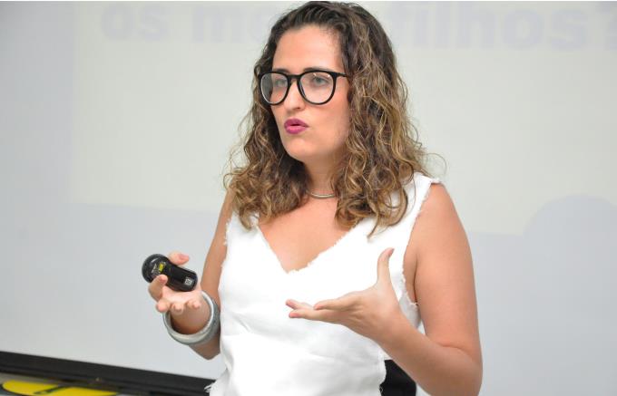 Adiane orienta alunos e professores sobre negócios sociais