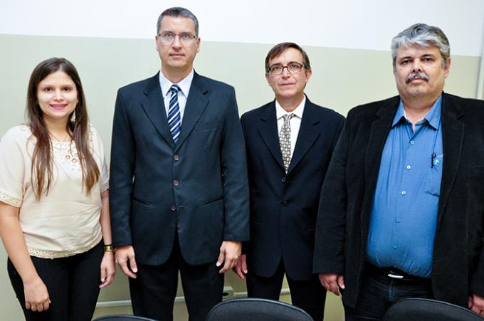 Fernanda com os doutores Chacur, Bomfim e Vianna