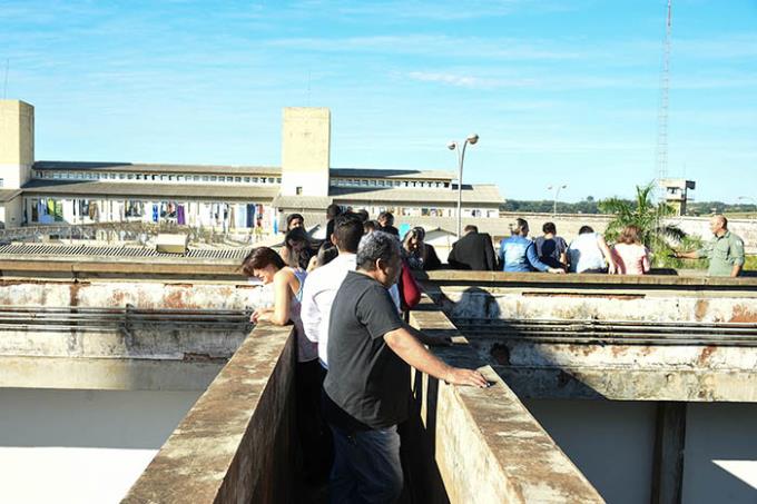 Visita à penitenciária amplia visão de estudantes de Direito