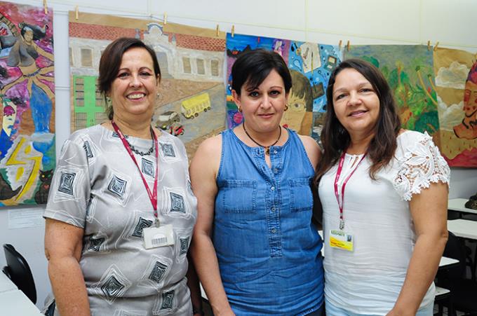 A mexicana Silvia Stevanato (centro) com a professora Denise Quintanilha e a diretora da Faclepp Maria Helena Pereira
