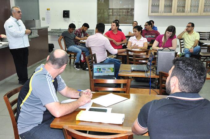 Workshop ensina técnicas para se tornar mestre do churrasco