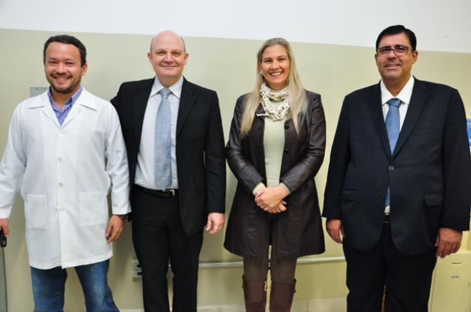 Takabatake com os doutores Bremer Neto, Andréia e Souza Reis