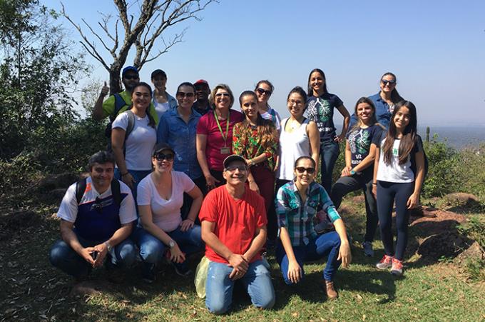 Participantes do simpósio no Parque Estadual Morro do Diabo