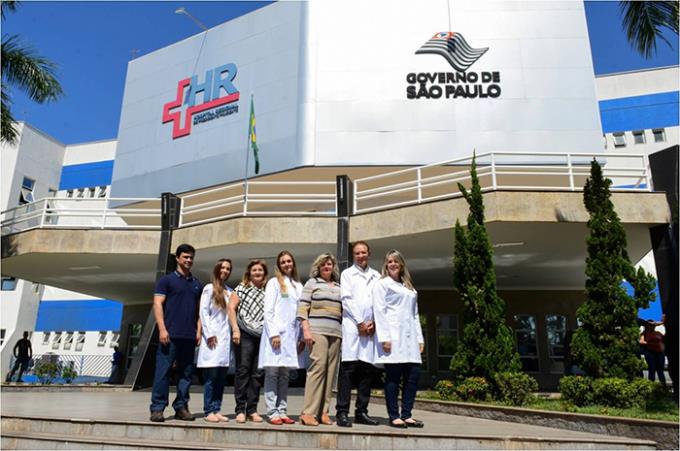 Grupo de pesquisadores que participaram do trabalho no Hospital Regional, em Presidente Prudente