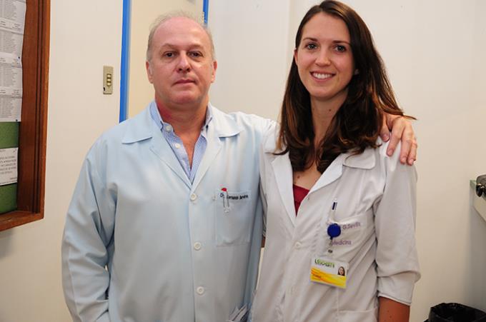 Francesa participa de estágio em Ginecologia na Unoeste