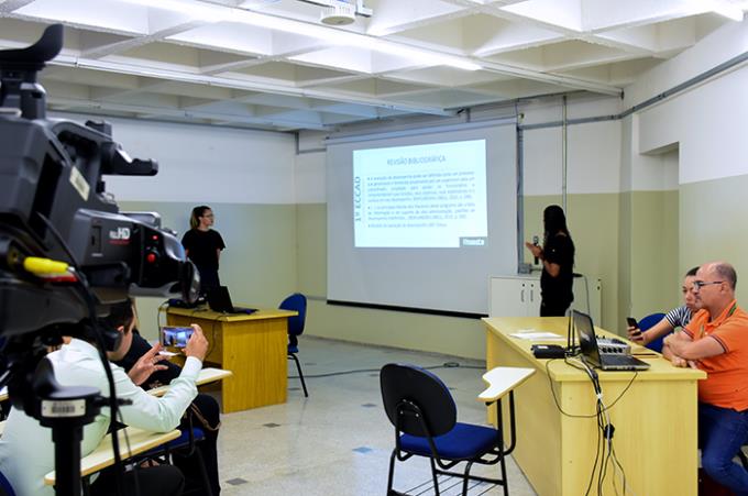 Tecnologia une alunos da EAD e do presencial em evento