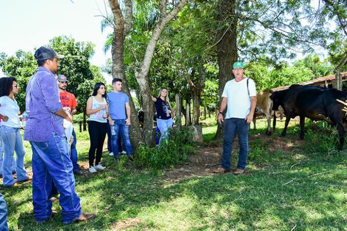 Veterinária promove Dia de Campo sobre gado de leite
