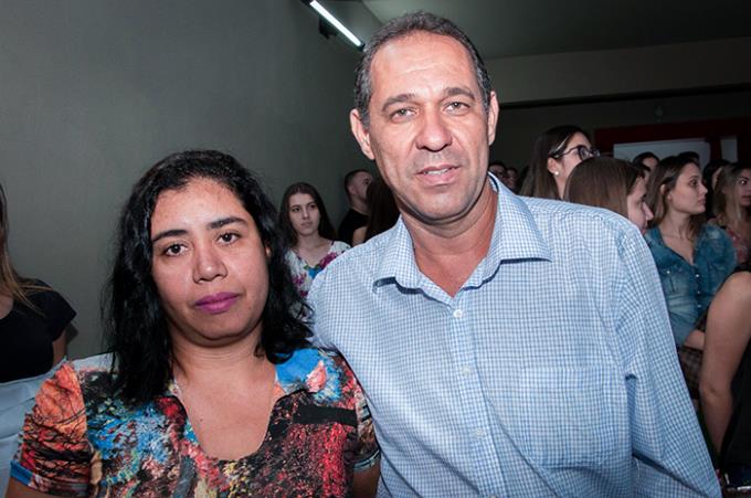 Luzia e Marcelo Paião buscaram informação sobre o assunto na Unoeste; filha do casal utiliza o medicamento há 7 anos