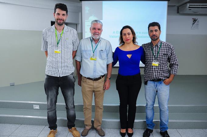 Professores Guilherme Camarini, Erickson Arving com o coordenador Amaro dos Santos e Juliana Barone