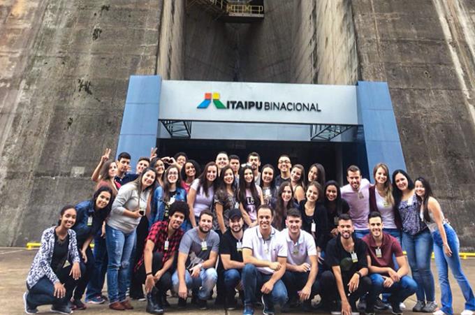 Alunos de Ciências Contábeis visitam Usina Itaipu Binacional