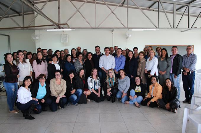 Participantes da reunião em Mirante do Paranapanema 