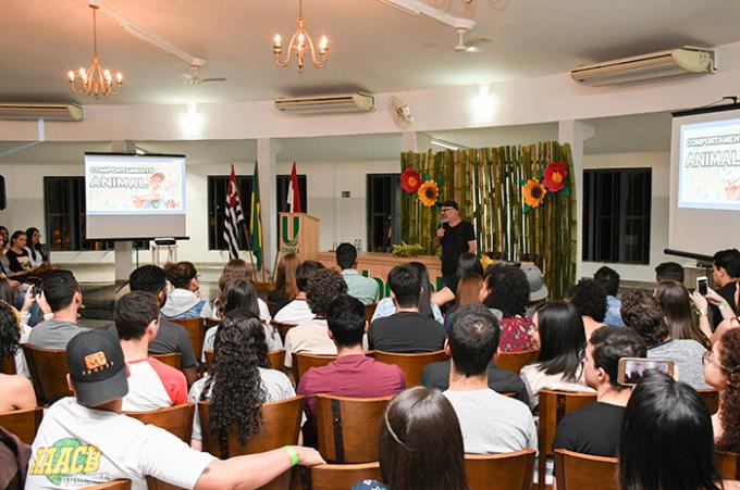 Valorização e alternativas marcam evento da Biologia