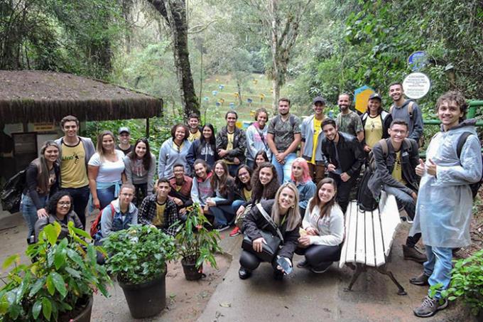 Recentemente, integrantes do grupo visitaram a Cidade das Abelhas, em Embu das Artes (SP)