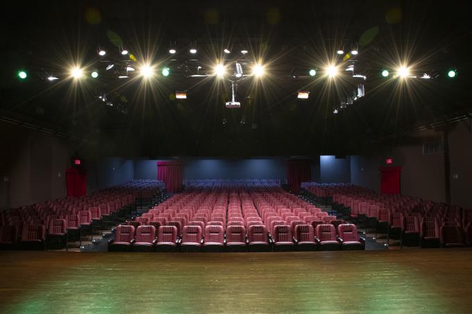 Teatro César Cava está mais moderno e tecnológico