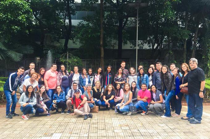 Viagem cultural na capital paulista instiga alunos de Letras