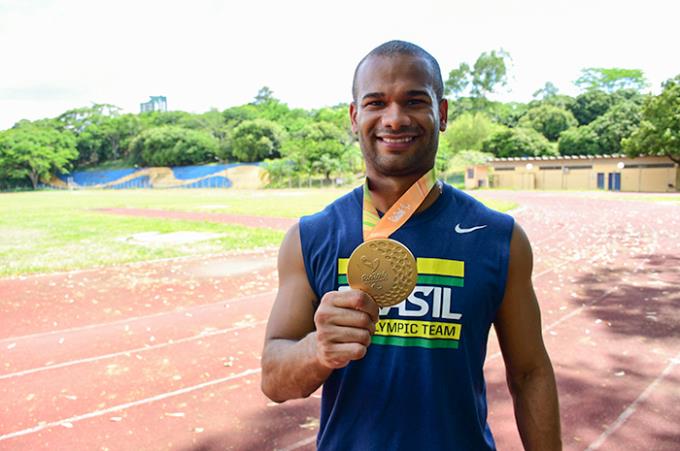 Campeão paralímpico vai fazer Medicina em Jaú