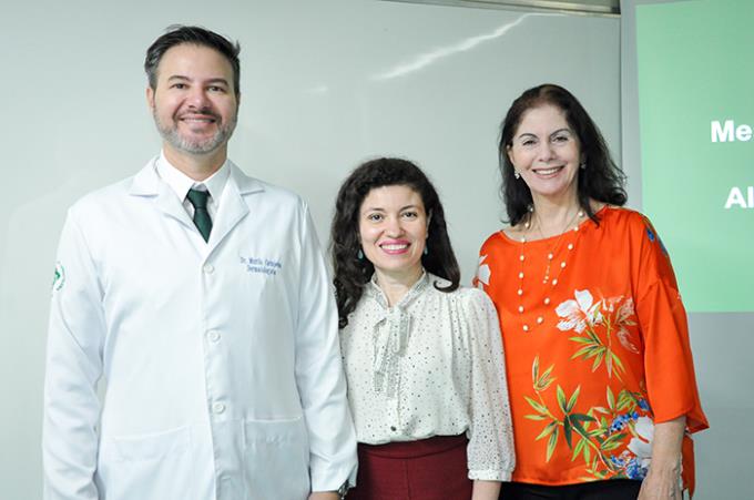 Carapeba com a orientadora Dra. Gisele e a avaliadora interna Dra. Marilda