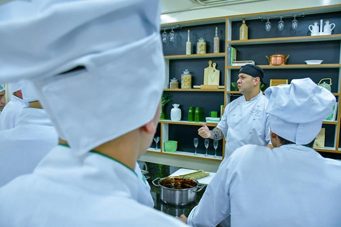 Oficina com o chef do restaurante Banzai, Altieres Lopes