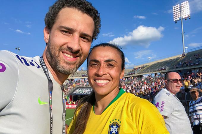 Médico da Seleção Brasileira Feminina é egresso da Unoeste