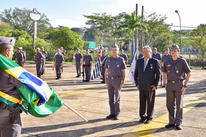 Dr. Cesar Lima é condecorado pelo comando da Polícia Militar