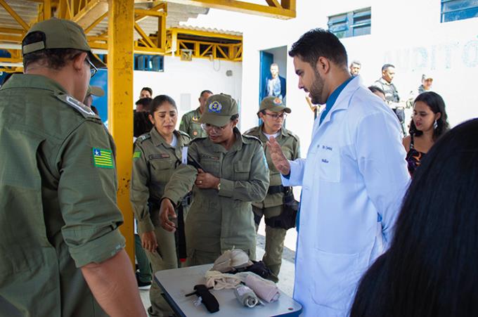 Acadêmico de Medicina, Kaio Macel, durante atividade em Floriano 