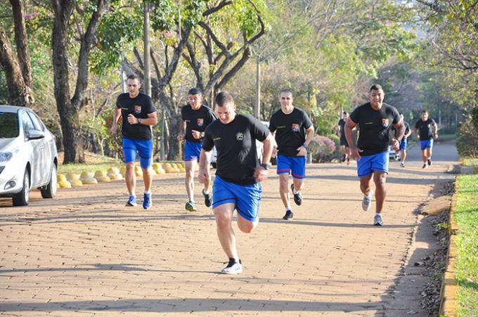 Treino físico puxado tem participação de policiais militares