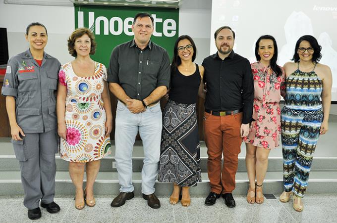 Subtenente Carla Cristina, Dra. Regina, major Torchi Duro, Ana Paula Brambilo, Petrin, Mariana e Ana Paula Fabrin
