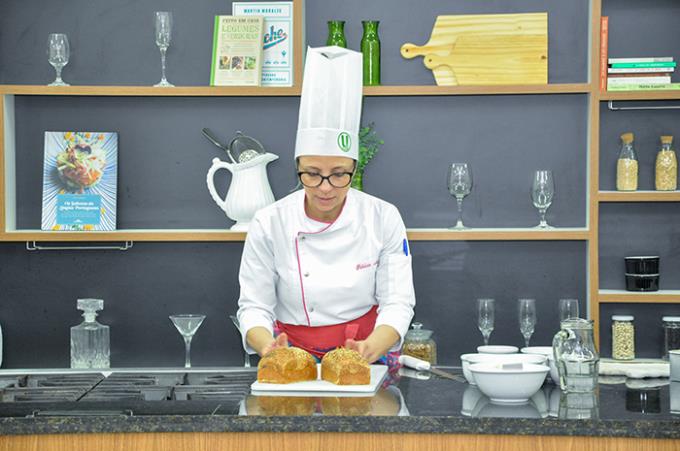 Workshop ensina produção de pães sem glúten e sem lácteos