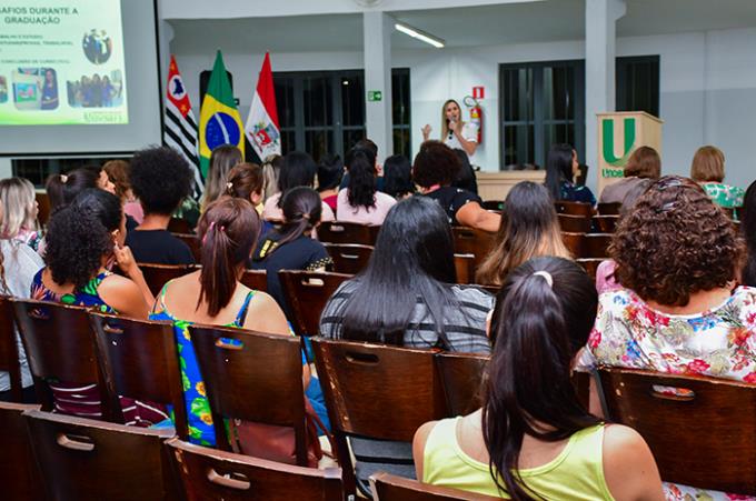 Colóquio de Pedagogia traz o tema humanização para reflexão