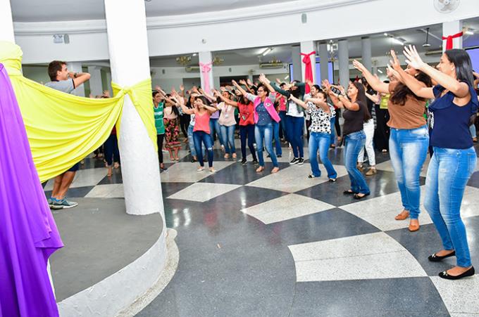 Evento começou com uma divertida dinâmica ministrada pelo professor Rodrigo Guerra