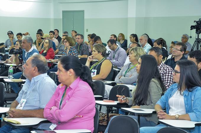 Parte do público presente na abertura do Enapi, no Auditório Azaleia